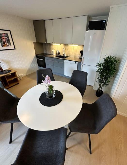 Moderne Sentral Med 3 Soverom - Saltus Apartment Tromso
